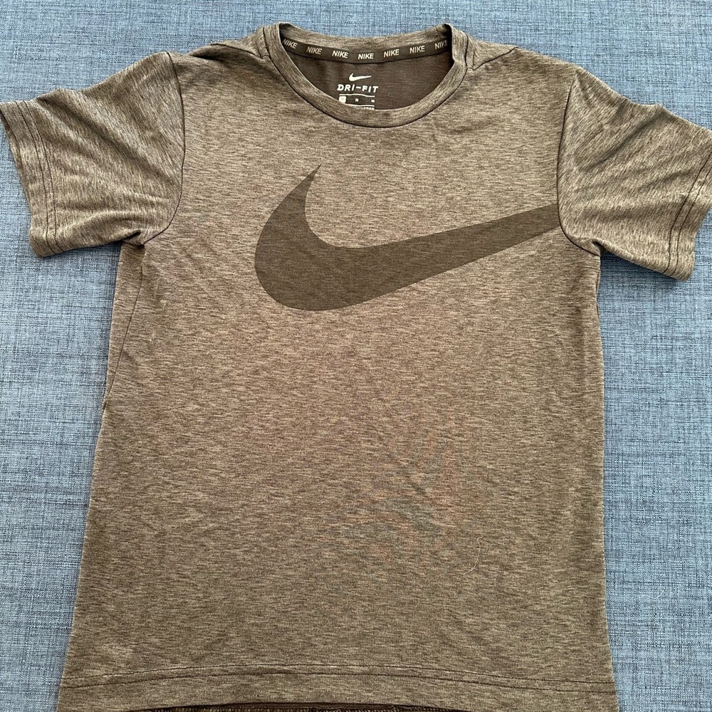 Nike boys t-shirt